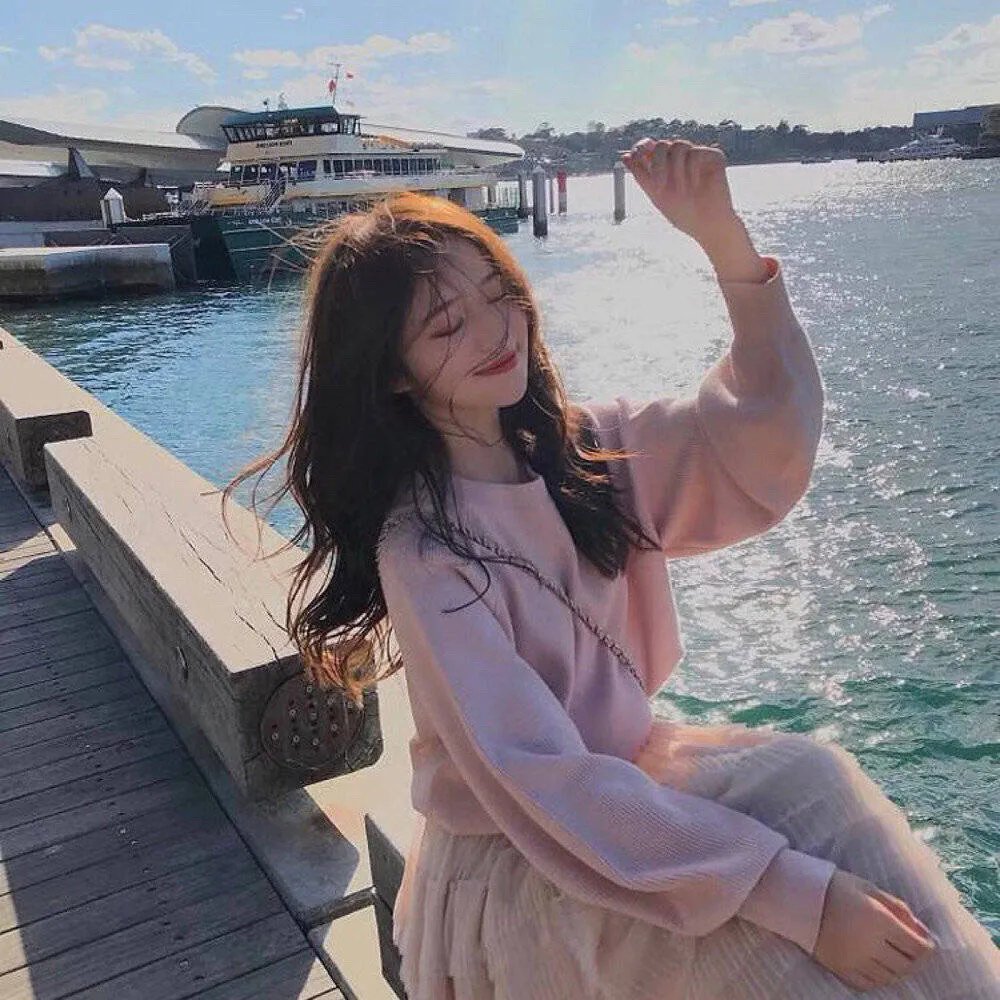 伴游女王